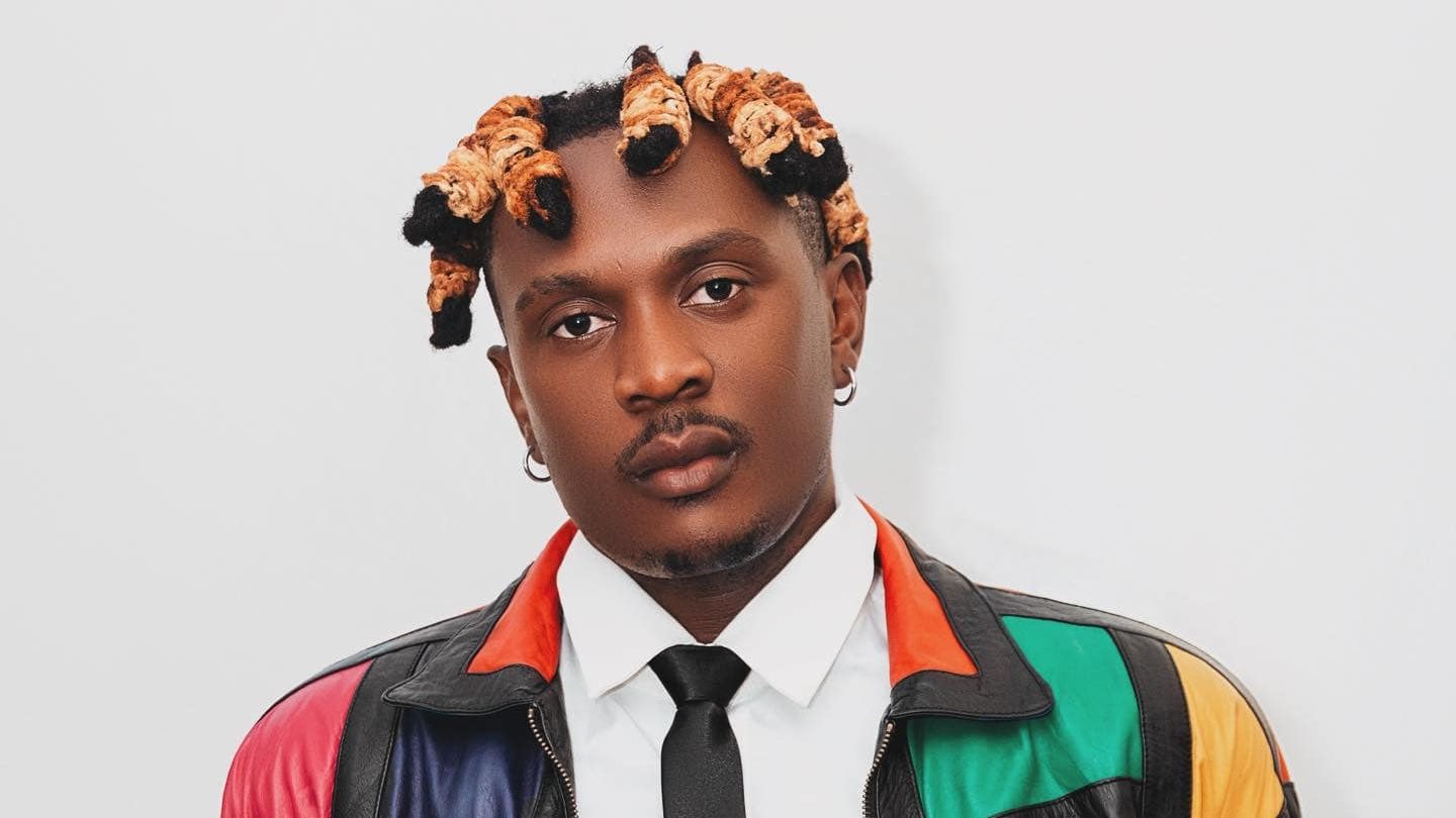 Fik Fameica Resumes Performances, Honors Late Mother on New Year’s Eve